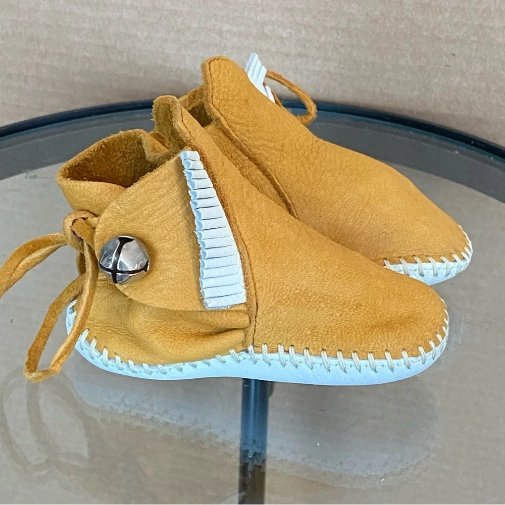 M64 Minnetonka Bell Moccasins